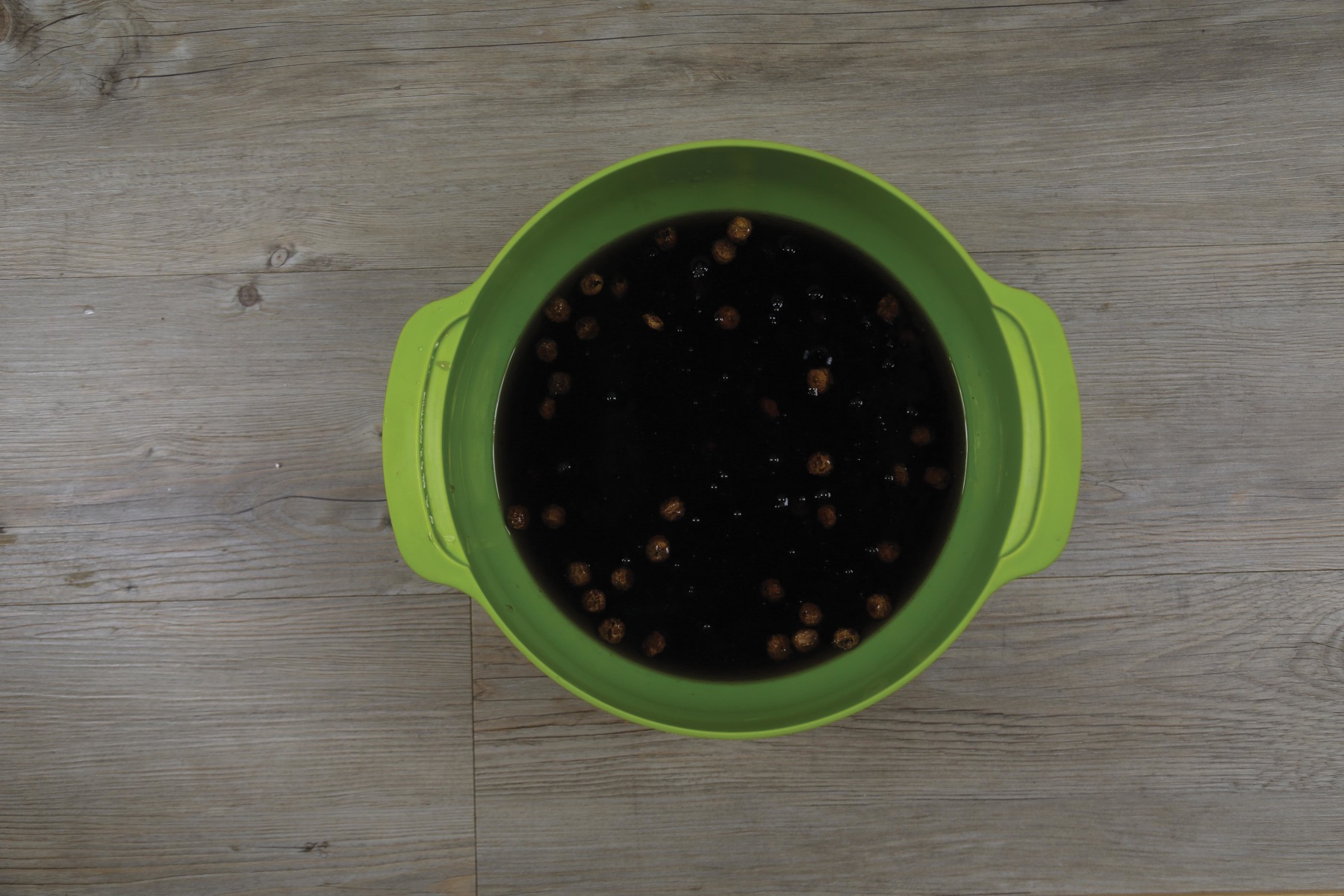 3. Leave them to soak for two or three days, retaining the Coke liquor.